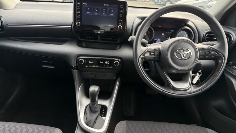 Toyota Yaris 1.5 Hybrid Design 5dr CVT Hybrid Hatchback